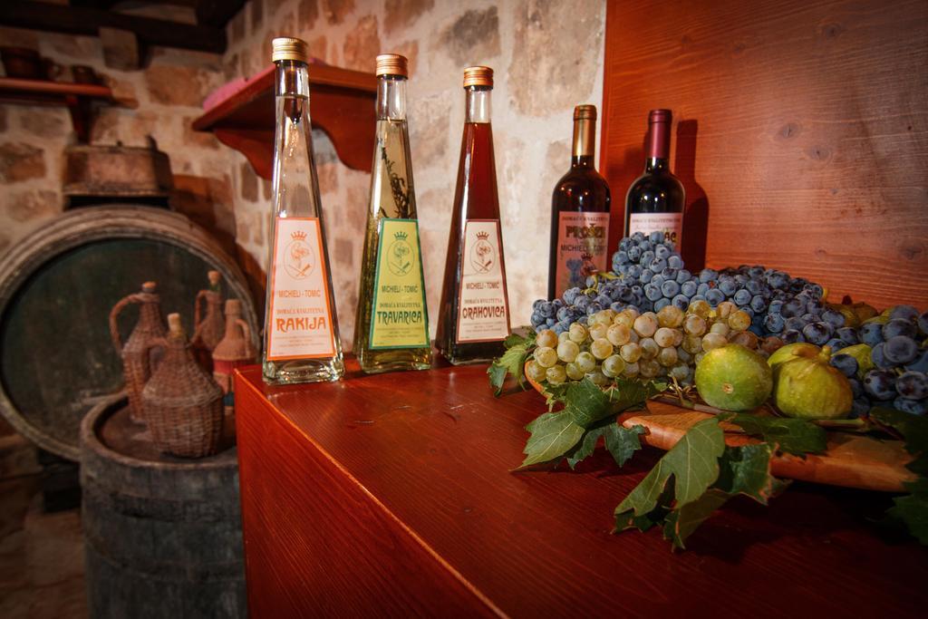 Guest house & Konoba Tomic