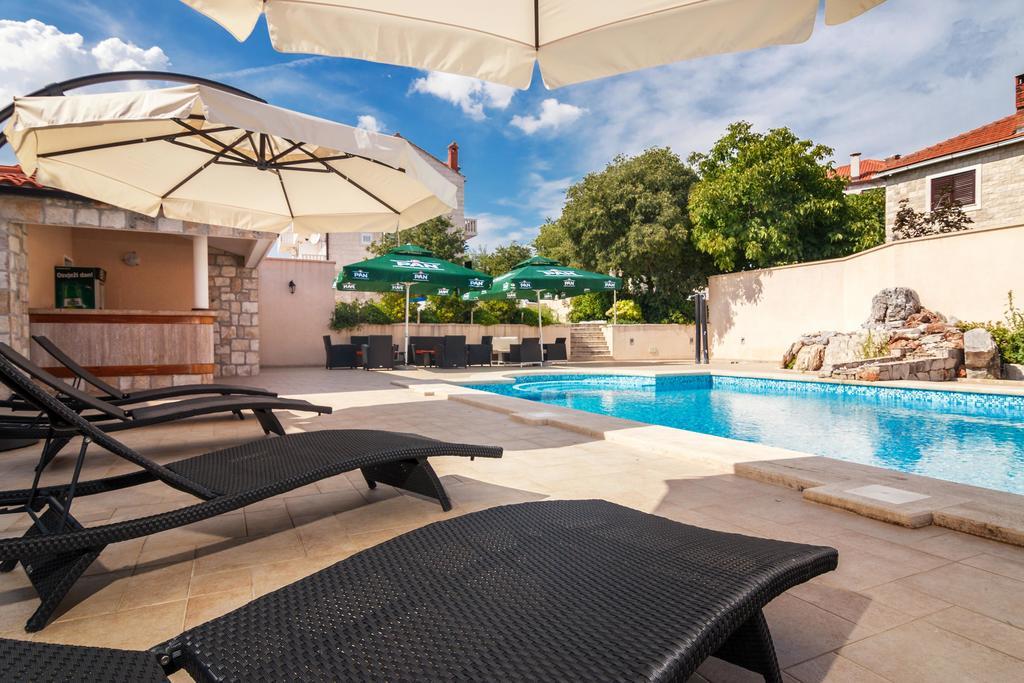 Guest house & Konoba Tomic