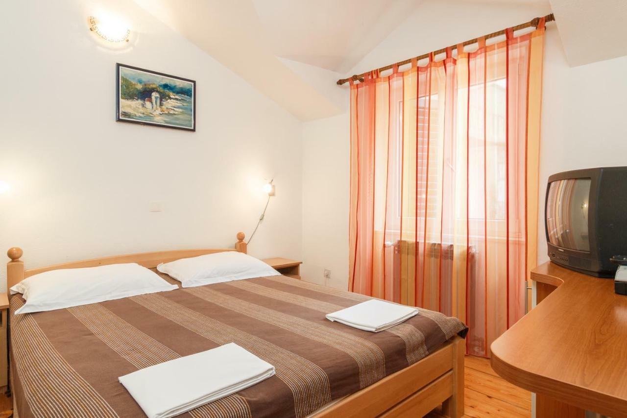 Guest house & Konoba Tomic